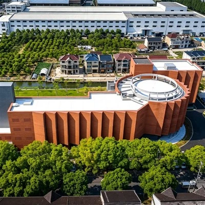 Sistema commerciale per facciate continue in terracotta